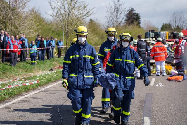 Das THW wurde als personelle Unterstützung im laufenden Einsatz hinzuberufen  | Foto: Kim Rileit