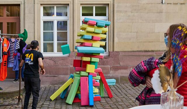Kreativ mit Schaumstoffbauklötzen  | Foto: Arno Kohlem