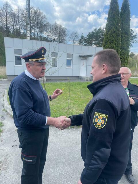 Übergabe in der Ukraine | Foto: Feuerwehr