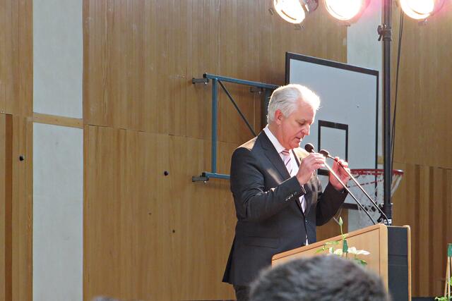 Bürgermeister Peter Christ am Rednerpult | Foto: Brigitte Melder