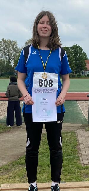 Selina Reiser mit ihrem 1. Platz im Kugelstoßen