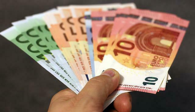 Symbolfoto Geld | Foto: moerschy / Pixabay