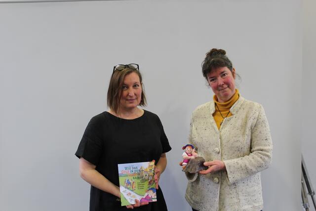 Dr. Regina Heilmann, Leiterin des Stadtmuseums Ludwigshafen (links) und Autorin, Künstlerin und Museumspädagogin Petra Henke | Foto: bas