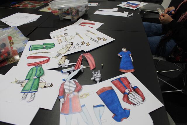 Es wurde fleißig geschnippelt | Foto: bas