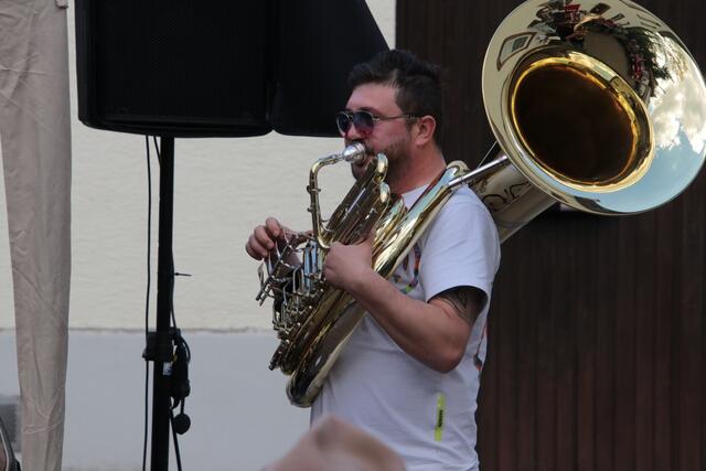 International besetzt: Fanfaria Adrenalina | Foto: Franz-Walter Mappes