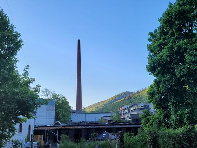 Glücklicherweise sind bei dem Brand in der ehemaligen Papierfabrik bis auf eine leichtverletzte Person keine weiteren Menschen zu Schaden gekommen. | Foto: Markus Pacher