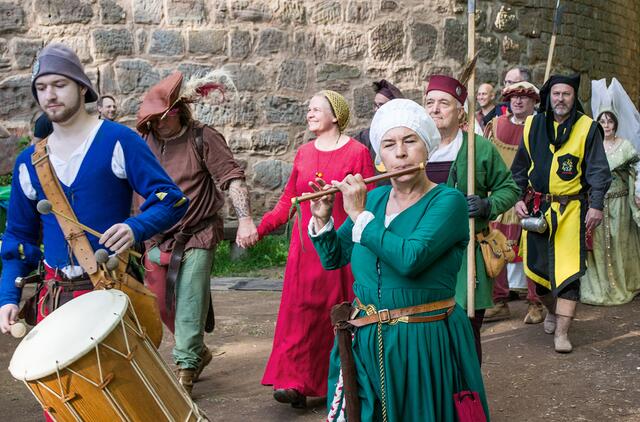 Die traditionelle Eröffnung fand am Freitagabend mit allen mitwirkenden Vereinen, Gaukler und Spielleuten statt | Foto: Frank Schäfer