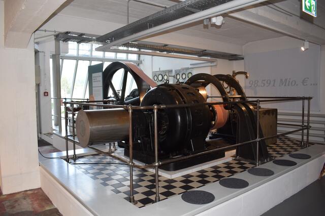 Große Maschine aus der Schuhproduktion | Foto: B. Bender