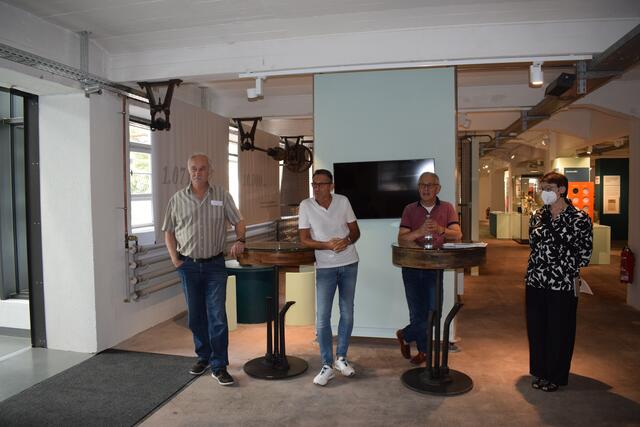 Ortsbürgermeister Michael Zimmermann, Museumsleiter Carl-August Seibel, 
Stellvertreter Gerhard Seibel und Bettina Scheeder, Geschäftsführerin des Museumsverbandes Rheinland Pfalz (v.l.n.r.) | Foto: B. Bender