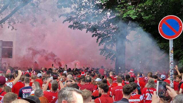 Jede Menge los in der Unterführung vorm Elf-Freunde-Kreisel | Foto: Ralf Vester 