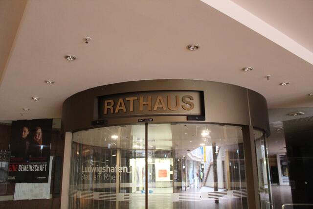 Rathauseingang | Foto: Basaric-Steinhübl