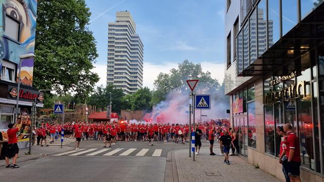 Der Fanmarsch beginnt | Foto: Ralf Vester