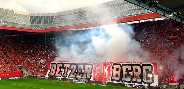 Fan-Choreo vor dem Relegationsspiel auf dem Betzenberg | Foto: Jens Vollmer