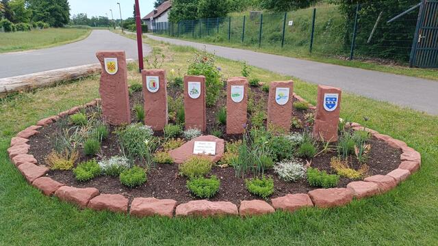 Sechs Stelen für die Städtepartnerschaft | Foto: Heike Schwitalla