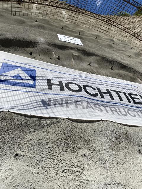 Der Tunnel trägt den Namen seiner Patin | Foto: Claudia Bardon