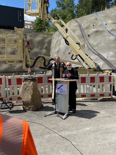 Einsegnungsfeier durch Vertreter der Kirchen | Foto: Claudia Bardon