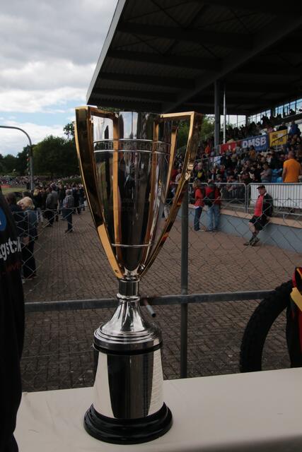 Die Trophäe für das Siegerteam | Foto: Franz Walter Mappes