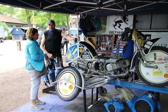 Die Fahrer fanden immer wieder für kurze Gespräche Zeit | Foto: Franz Walter Mappes