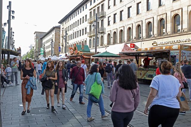 Flanieren auf der Mannheimer Festmeile. | Foto: Christian Gaier 