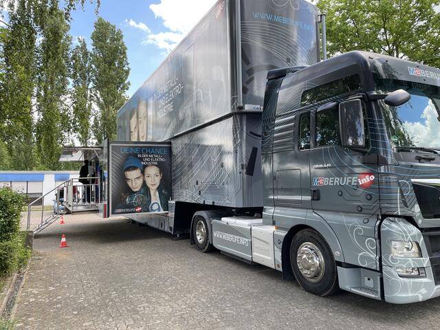 Der ME- Truck gibt Informationen über das Metall- und Elektrohandwerk | Foto: Weiler