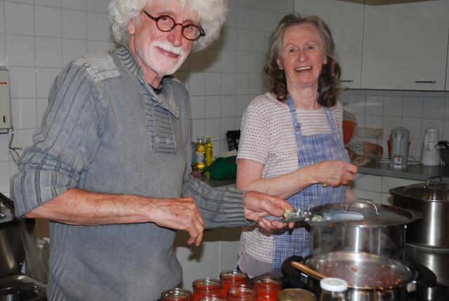 Das tüchtige Kochteam bei der Vorbereitung der "Henkersmahlzeit" | Foto: Markus Pacher