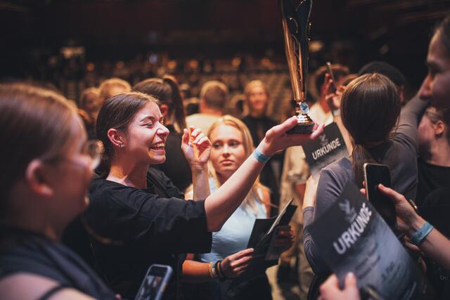 Das harte Training hat sich gelohnt. Im Siegestaumel fällt bei allen Beteiligten endlich die Anspannung ab. | Foto: KaMo PHOTOART