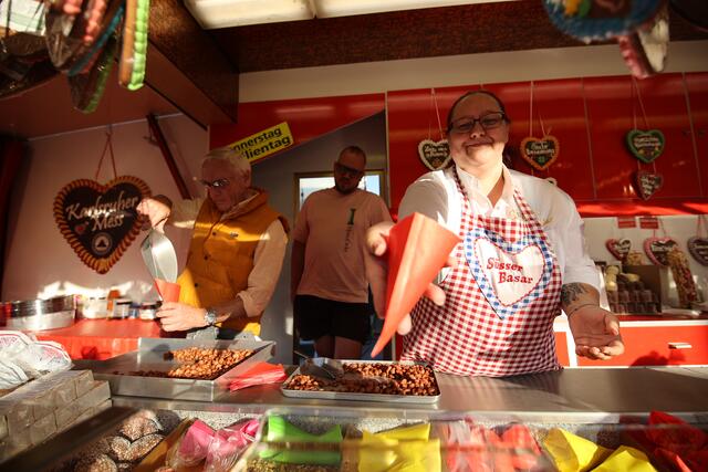 Die Zubereitung konnte live verfolgt werden | Foto: Gustai/Pixelgrün