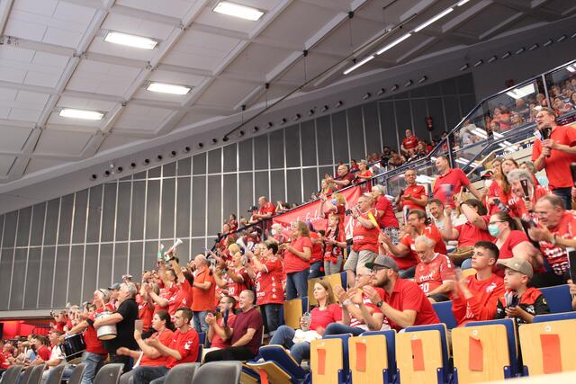 Die Fans feiern mit | Foto: Basaric-Steinhübl