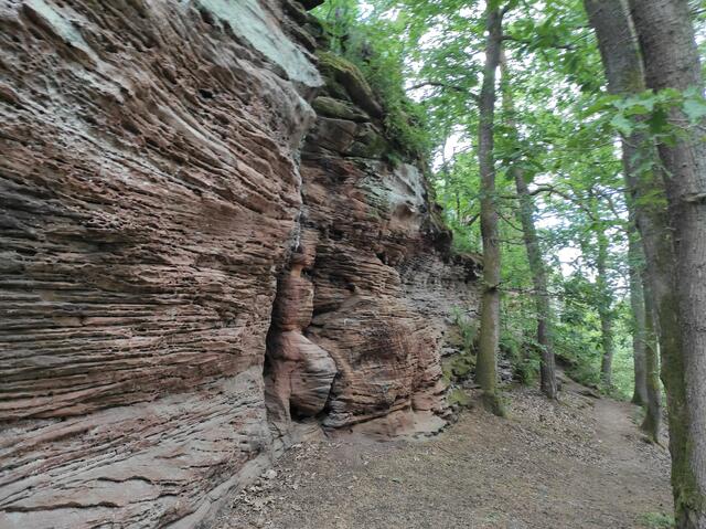 Entlang einer bemerkenswerten Felswand geht es zur Himmelsleiter | Foto: B. Bender