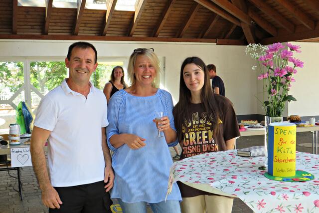 Femi Krasniqi kam vom Wahllokal rüber | Foto: Brigitte Melder