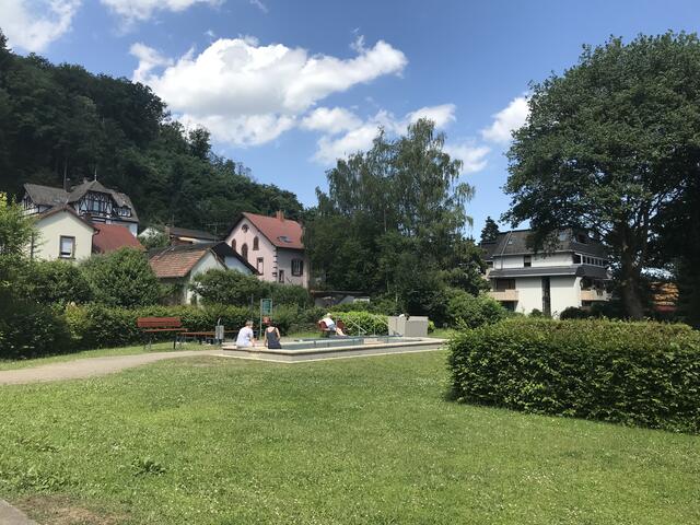 Erfrischend: das Kneippbecken  | Foto: B. Bender