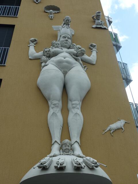 "Europa" - Kunstwerk von Peter Lenk in Radolfszell | Foto: Franz-Walter Mappes