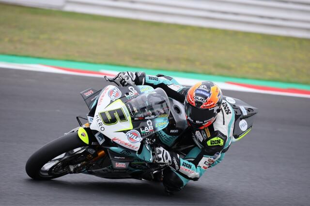 Philipp Öttl (Ainring/Ducati) wurde im dritten Superbike-Rennen am Sonntag Elfter (Foto Hartmut Reuschel / moto-foto)