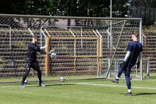 Jan-Christoph Bartels beim Torwarttraining mit Strobo-Brille. | Foto: Christian Gaier