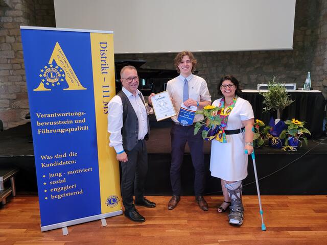 Young Lions Ambassador Johannes Röder aus Speyer mit Thomas Jakubowski und Sevilay Huesman-Koecke