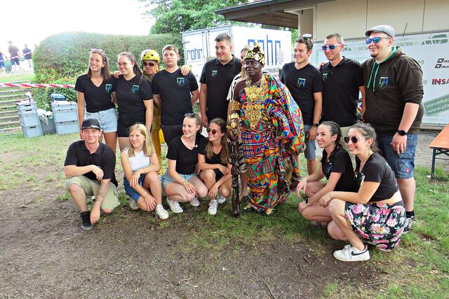 Erinnerungsfoto mit der Landjugend | Foto: Brigitte Melder