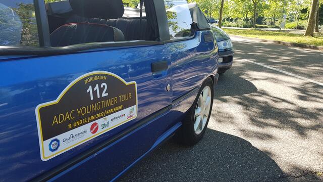 Automobil-Geschichte aus über 30 Jahren ist heute in und um Karlsruhe unterwegs bei der "ADAC Youngtimer Tour Nordbaden".

Mehr dazu peu à peu auf wochenblatt-reporter.de | Foto: Güs