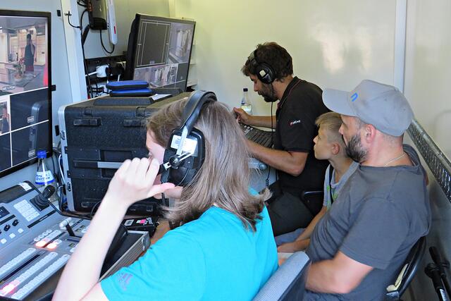 Uuuund action - im Promowagen läuft alles zusammen | Foto: Brigitte Melder