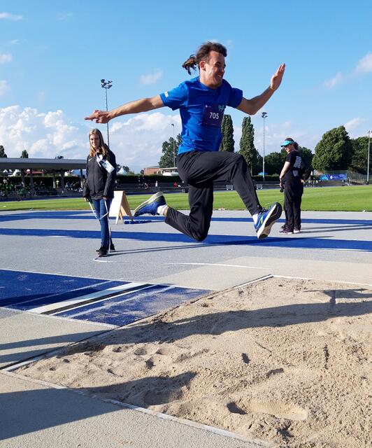 Christian Holzhäuser gewann Bronze im Weitsprung und Silber über 800 Meter. | Foto: Gerhard Metz/Lebenshilfe Südliche Weinstraße