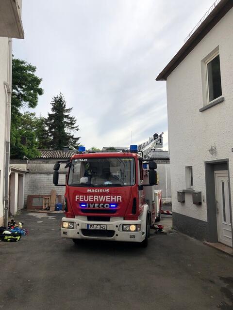 Fahrzeug der Feuerwehr bei den Löscharbeiten | Foto: Polizeidirektion Pirmasens