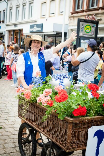 Gute Laune bei Teilnehmern und Besuchern des Umzugs | Foto: Cornelia Bauer