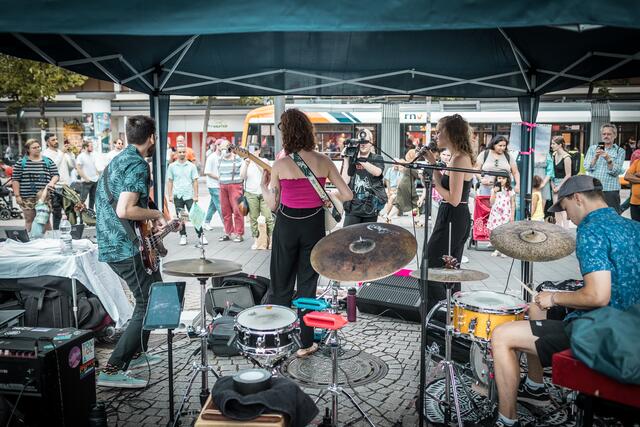 Gap in the Clouds überzeugte mit tanzbarem, deutschem Pop-Funk.  | Foto: Christian Gaier