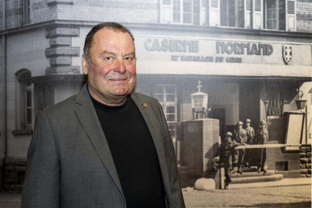 Pascal Herbin kommt im Mai 1973 als junger Soldat des französischen Spahi-Regiments nach Speyer. Kurz darauf lernt er dort seine spätere Frau kennen. Monika Hofmann und Pascal Herbin heiraten im November 1974. Die Uniform ist ein Geschenk von Pascal Herbin an das Historische Museum der Pfalz.
 | Foto: Historisches Museum der Pfalz/Klaus Venus