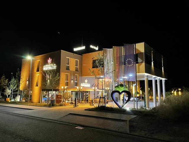 Das Hotel Winterrot bei Nacht.  | Foto: Roland Jourdan