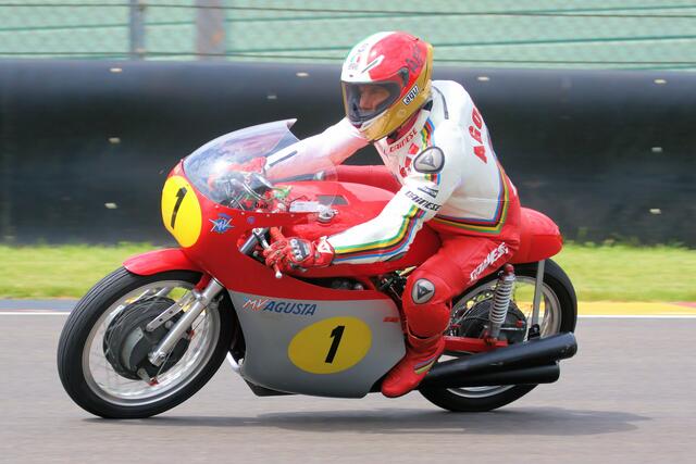 Giacomo Agostini gewann 13 WM-Titel auf MV Agusta-Rennmaschinen (Foto Thomas Haas)