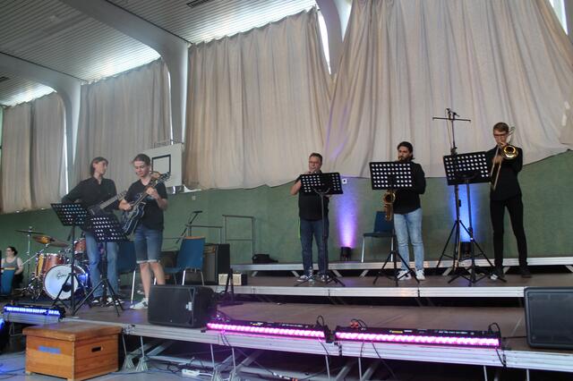 Harry Geib (i.d.Mitte) und seine Combo | Foto: Mi Jang Vuong