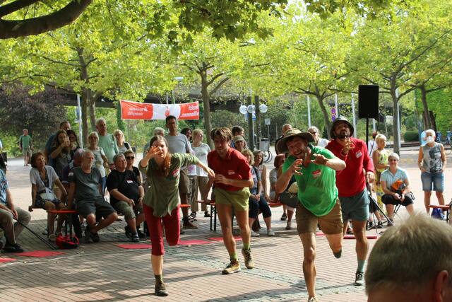 JOSHUA MONTEN DANCE COMPANY (Schweiz)
"The Pursuit of Happiness" | Foto: Basaric-Steinhübl