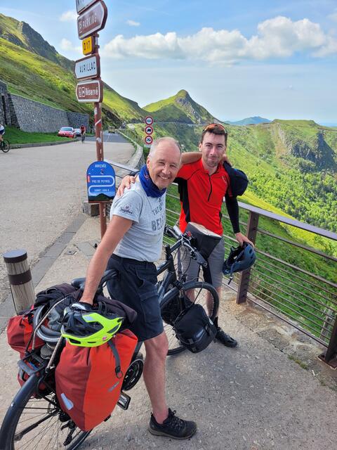 Grandiose Aussichten auf dem Weg durch Frankreich | Foto: Markus Pacher