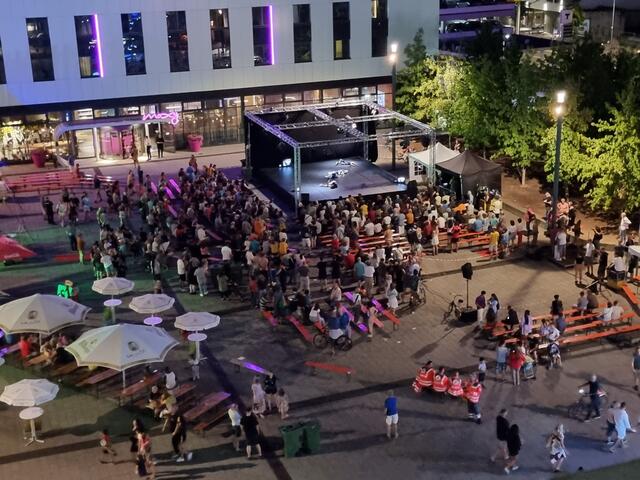 Die Wettkampfarena auf dem Platz der deutschen Einheit | Foto: Basaric-Steinhübl