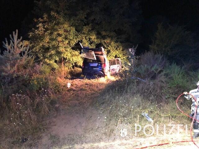 Auf der Landstraße von Einsiedlerhof nach Mackenbach hat ein 39-jähriger Mann am Sonntagabend die Kontrolle über sein Auto verloren und einen Unfall gebaut | Foto: Polizeipräsidium Westpfalz